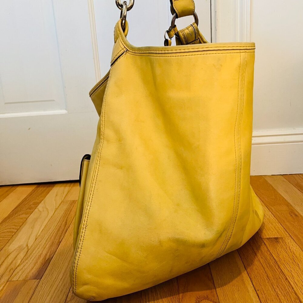 Authentic Vintage Y2K 2000 Hobo Coach Yellow Leather Shoulder Bag M0893-F13356 - Picture 11 of 16